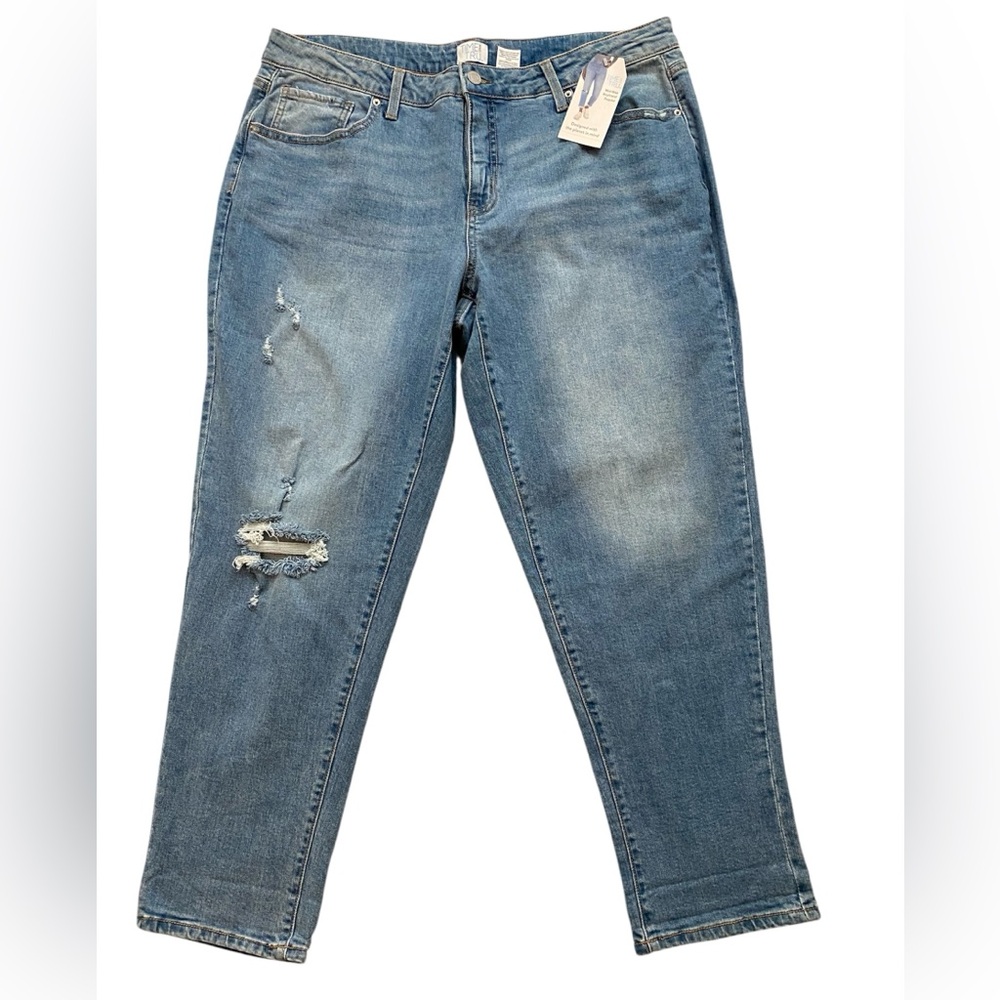 NWT Women’s Time and Tru Mid-Rise Regular Boyfriend Jeans